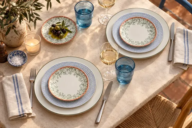 AI-designed table setting