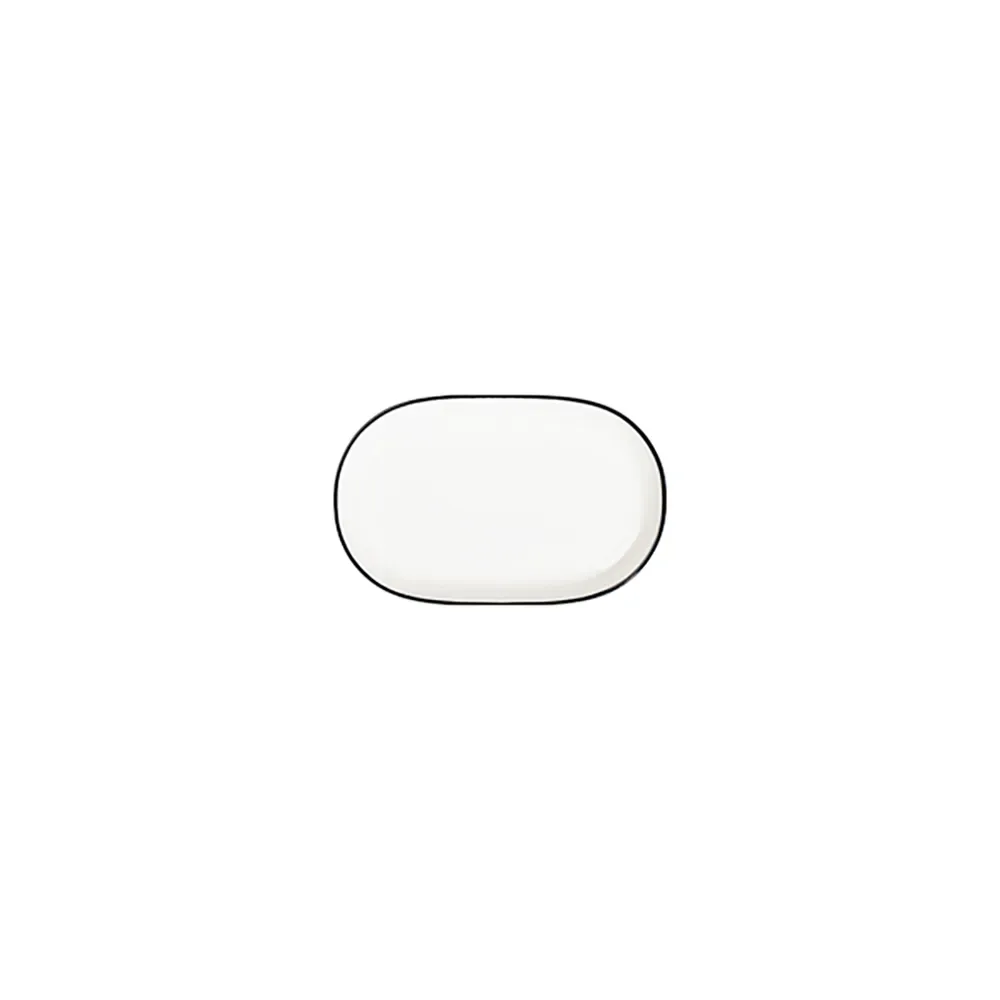 Modest Black Magnus Oval Platter  18 cm